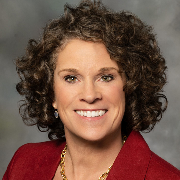 Maggie Neustadt headshot