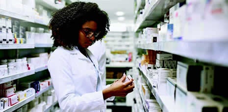 Sutter Health Image of Pharmacist